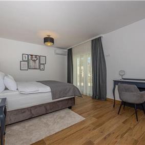 5 bedroom villa with pool near Crikvenica, sleeps 10